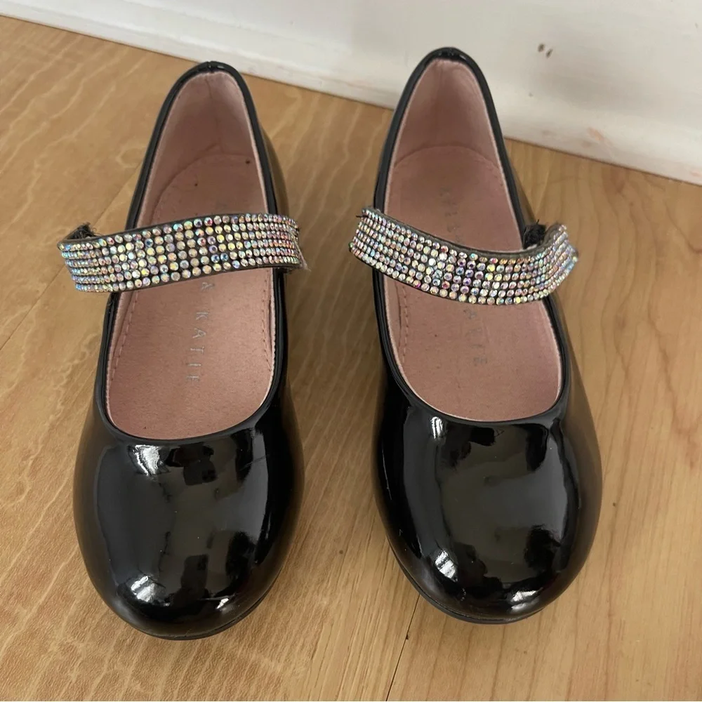 Kelly & Katie Black Dress Shoes with Rhinestone Strap